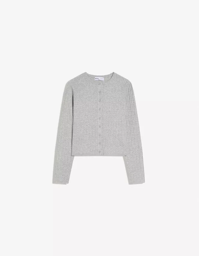 Geflochtene Strickjacke mit Knöpfen – Pullover und Strickjacken Geflochtene Strickjacke mit Knöpfen – Pullover und Strickjacken
