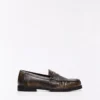 Geraffter Loafer mit gebürsteten Details
