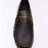 Geraffter Loafer mit gebürsteten Details
