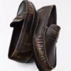 Geraffter Loafer mit gebürsteten Details