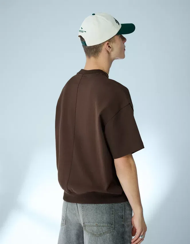 Geripptes Plüsch-T-Shirt mit kurzen Shorts – T-Shirts und Poloshirts Geripptes Plüsch-T-Shirt mit kurzen Shorts – T-Shirts und Poloshirts