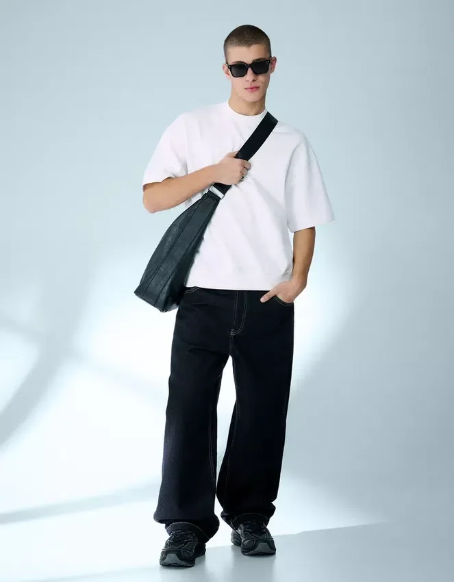 Geripptes Plüsch-T-Shirt mit kurzen Shorts – T-Shirts und Poloshirts Geripptes Plüsch-T-Shirt mit kurzen Shorts – T-Shirts und Poloshirts