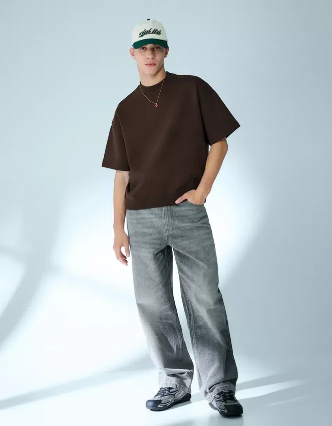 Geripptes Plüsch-T-Shirt mit kurzen Shorts – T-Shirts und Poloshirts Geripptes Plüsch-T-Shirt mit kurzen Shorts – T-Shirts und Poloshirts