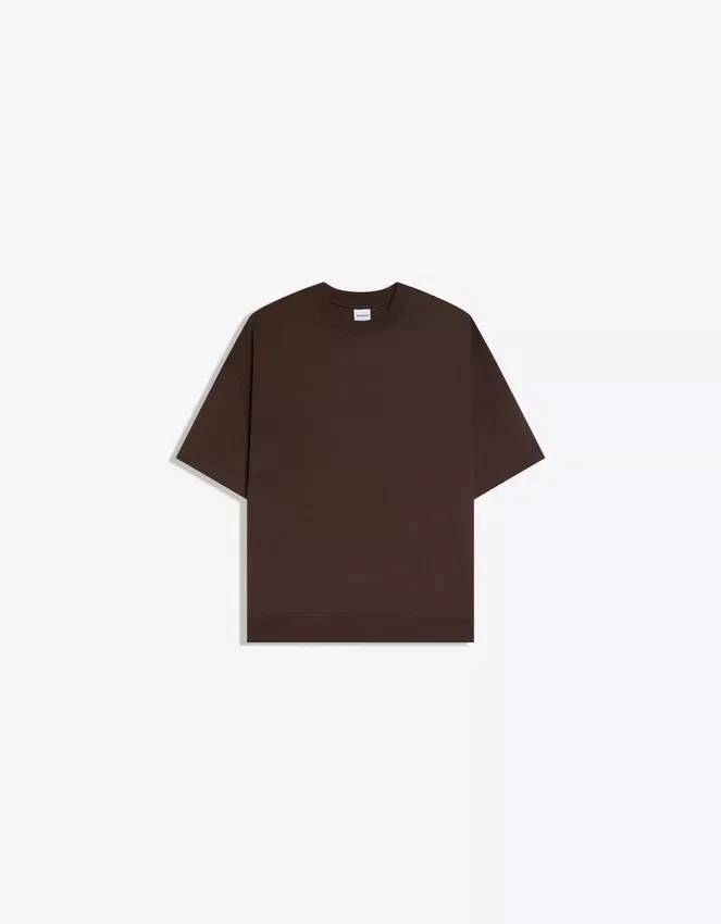 Geripptes Plüsch-T-Shirt mit kurzen Ärmeln Geripptes Plüsch-T-Shirt mit kurzen Ärmeln
