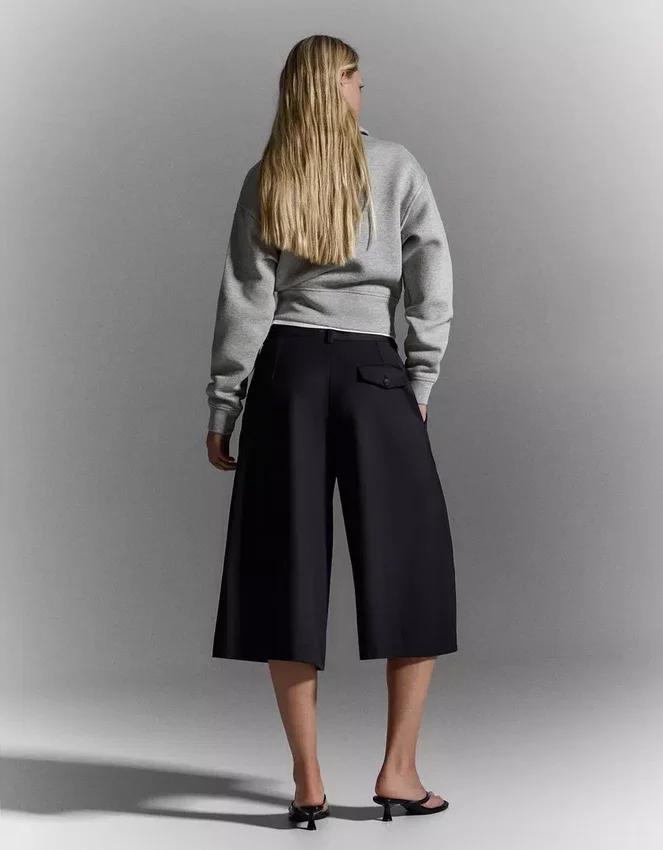 Gestreifte Culottes-Bermudashorts Gestreifte Culottes-Bermudashorts