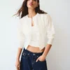 Gestreifte Jacke mit Rundhalsausschnitt und Knöpfen – Pullover und Strickjacken Gestreifte Jacke mit Rundhalsausschnitt und Knöpfen – Pullover und Strickjacken