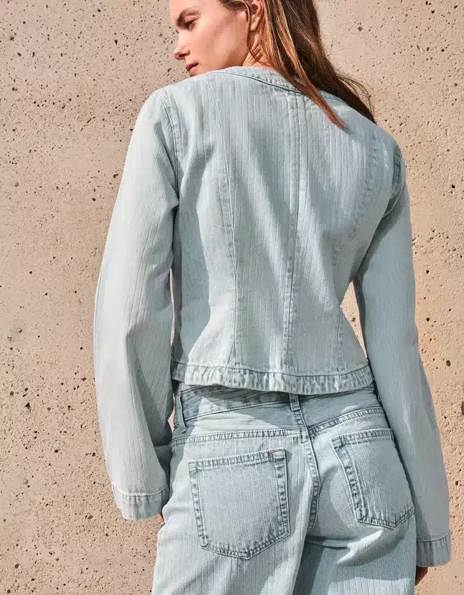 Gestreifte Peplum-Denim-Jacke – Jacken und Trenchcoats Gestreifte Peplum-Denim-Jacke – Jacken und Trenchcoats