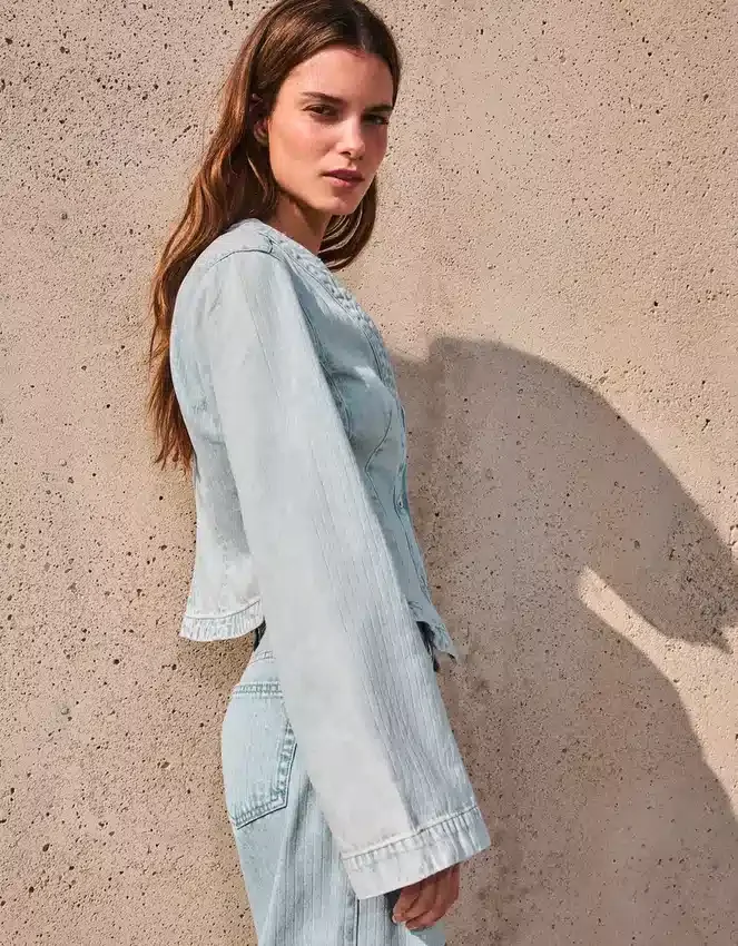 Gestreifte Peplum-Denim-Jacke – Jacken und Trenchcoats Gestreifte Peplum-Denim-Jacke – Jacken und Trenchcoats