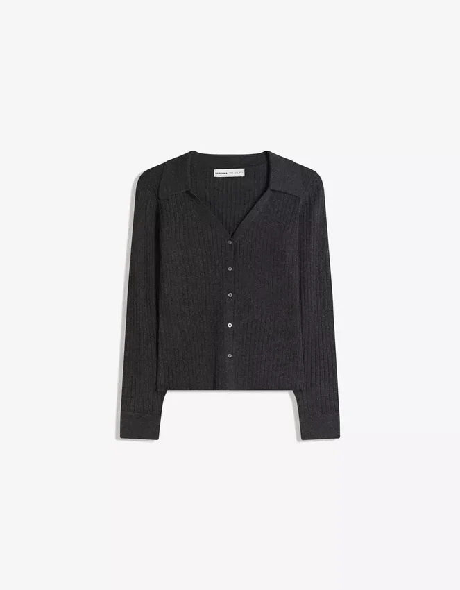 Gestreifter Cardigan mit Polokragen – Pullover und Strickjacken Gestreifter Cardigan mit Polokragen – Pullover und Strickjacken