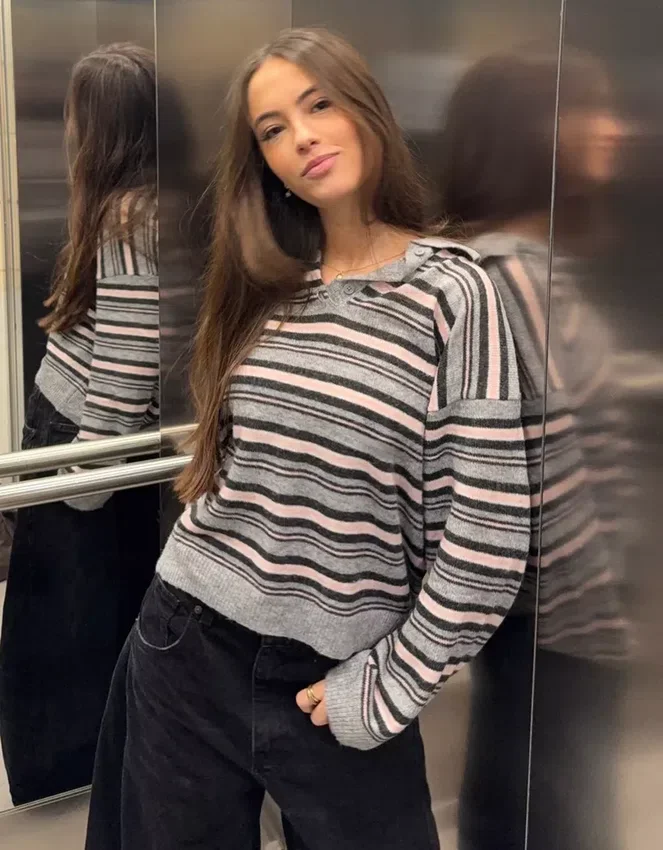 Gestreifter Pullover mit Polokragen Gestreifter Pullover mit Polokragen