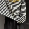 Gestreiftes Sweatshirt mit Rundhalsausschnitt – Sweatshirts und Hoodies