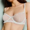 Gestrickter BH mit Bügeln Gestrickter BH mit Bügeln