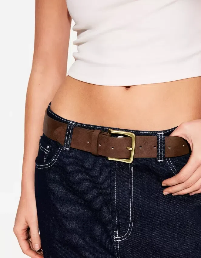 Gürtel mit goldener Schnalle – Accessoires Gürtel mit goldener Schnalle – Accessoires