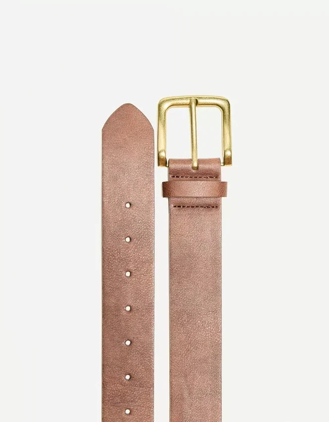 Gürtel mit goldener Schnalle – Accessoires Gürtel mit goldener Schnalle – Accessoires