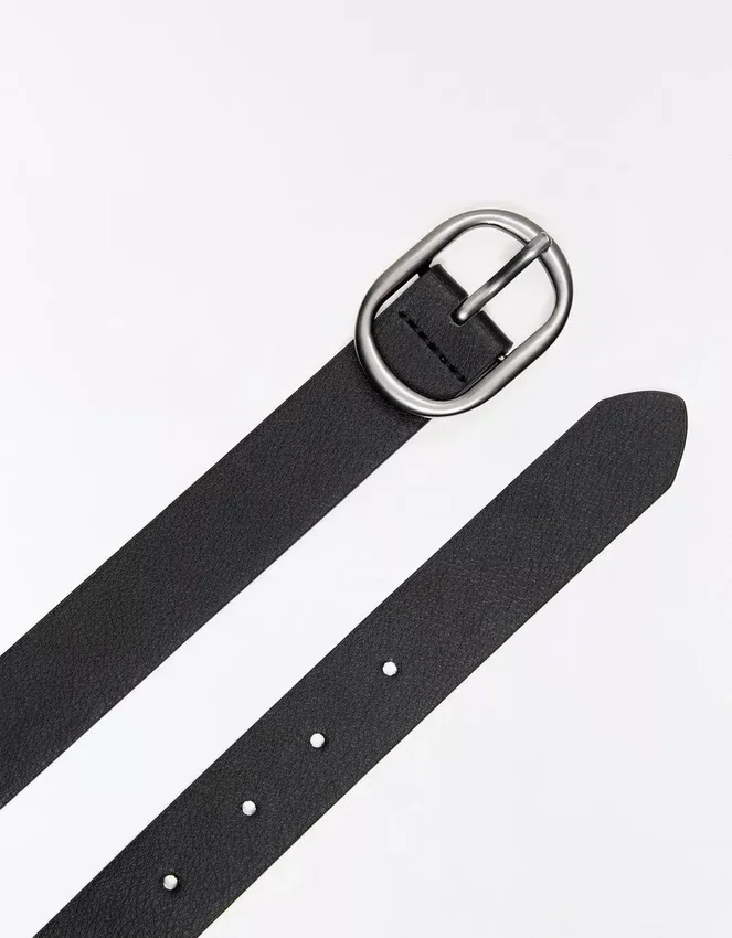 Gürtel mit ovaler Schnalle – Accessoires Gürtel mit ovaler Schnalle – Accessoires