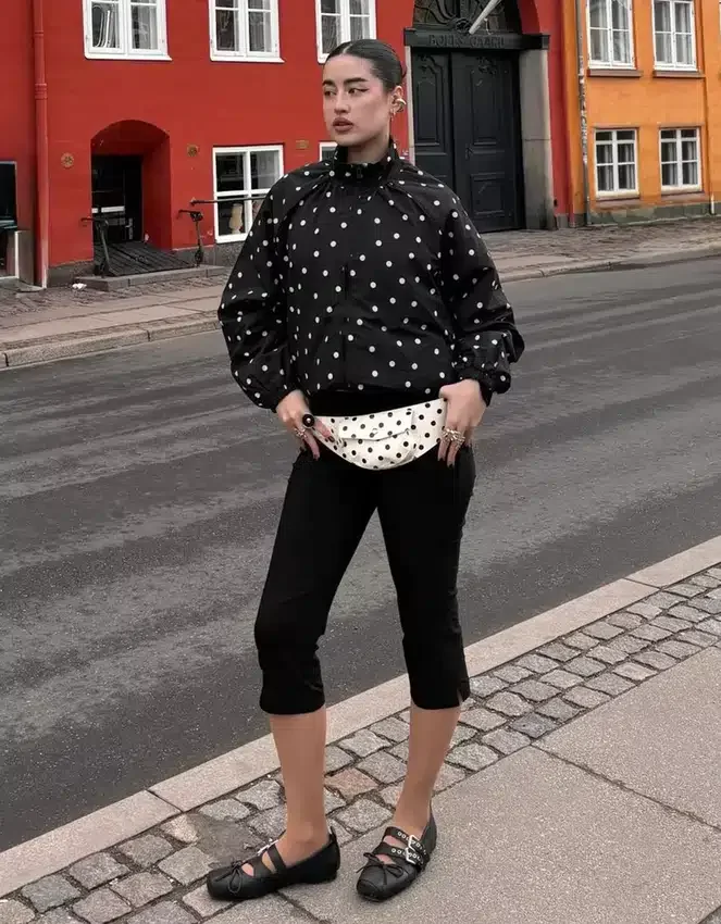 Gürtel mit Polka-Dot-Taschen Gürtel mit Polka-Dot-Taschen