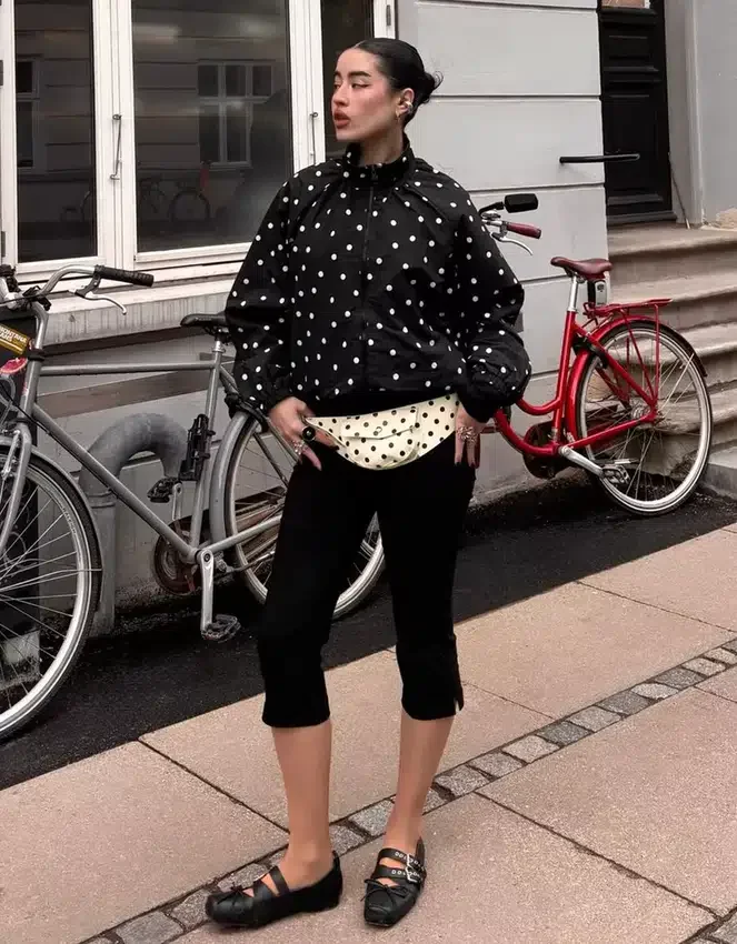Gürtel mit Polka-Dot-Taschen Gürtel mit Polka-Dot-Taschen
