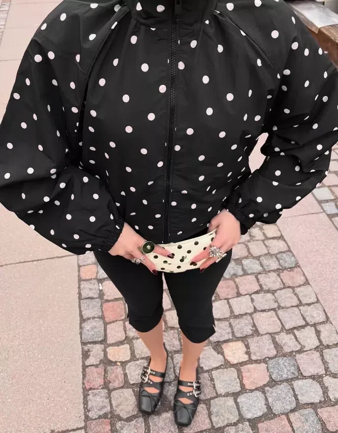Gürtel mit Polka-Dot-Taschen Gürtel mit Polka-Dot-Taschen