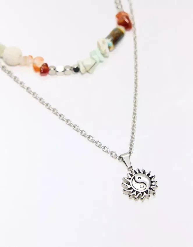 Halskette aus Edelstahl und Stein – Accessoires Halskette aus Edelstahl und Stein – Accessoires