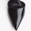 High-Heel-Schuh mit Kettenverzierung – Schuhe mit High Heels