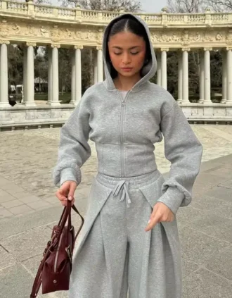 Hoodie mit hohem Bund und Reißverschluss – #Bershkastyle – Damen