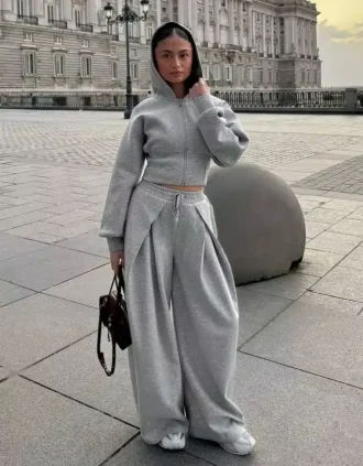 Hoodie mit hohem Bund und Reißverschluss – #Bershkastyle – Damen