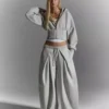Hoodie mit hohem Bund und Reißverschluss – #Bershkastyle – Damen Hoodie mit hohem Bund und Reißverschluss – #Bershkastyle – Damen