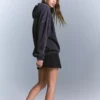 Hoodie mit Nieten – Tops und Bodys Hoodie mit Nieten – Tops und Bodys