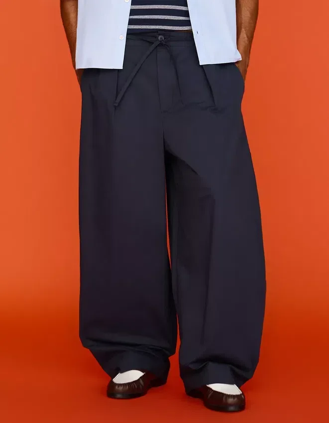 Hose mit Abnähern – Hosen Hose mit Abnähern – Hosen