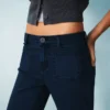 Hose mit ausgestelltem Schnitt und Taschenklappen – Hose Hose mit ausgestelltem Schnitt und Taschenklappen – Hose