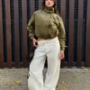Jacke mit gerafften Schnallen Jacke mit gerafften Schnallen