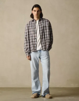 Jeans mit geradem Bein und ausgestelltem Saum – Jeans Jeans mit geradem Bein und ausgestelltem Saum – Jeans