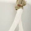 Jeans mit geradem Bein und ausgestelltem Saum – Jeans