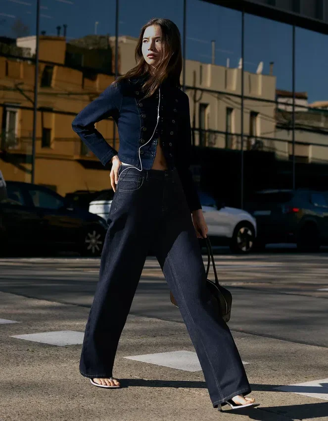 Jeans mit hoher Taille, Straight-Schnitt und Wide Leg – Hosen – Damen Jeans mit hoher Taille, Straight-Schnitt und Wide Leg – Hosen – Damen