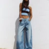 Jeans mit hoher Taille, Wide Leg und gekreuztem Bund – Hose Jeans mit hoher Taille, Wide Leg und gekreuztem Bund – Hose