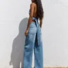 Jeans mit hoher Taille, Wide Leg und gekreuztem Bund – Hose Jeans mit hoher Taille, Wide Leg und gekreuztem Bund – Hose