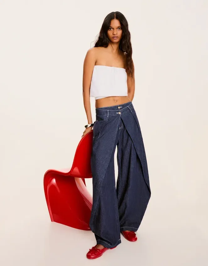 Jeans mit niedriger Leibhöhe und gedrehtem Ballon-Schnitt – Hosen Jeans mit niedriger Leibhöhe und gedrehtem Ballon-Schnitt – Hosen