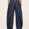 Jeans mit niedriger Leibhöhe und gedrehtem Ballon-Schnitt – Hosen Jeans mit niedriger Leibhöhe und gedrehtem Ballon-Schnitt – Hosen