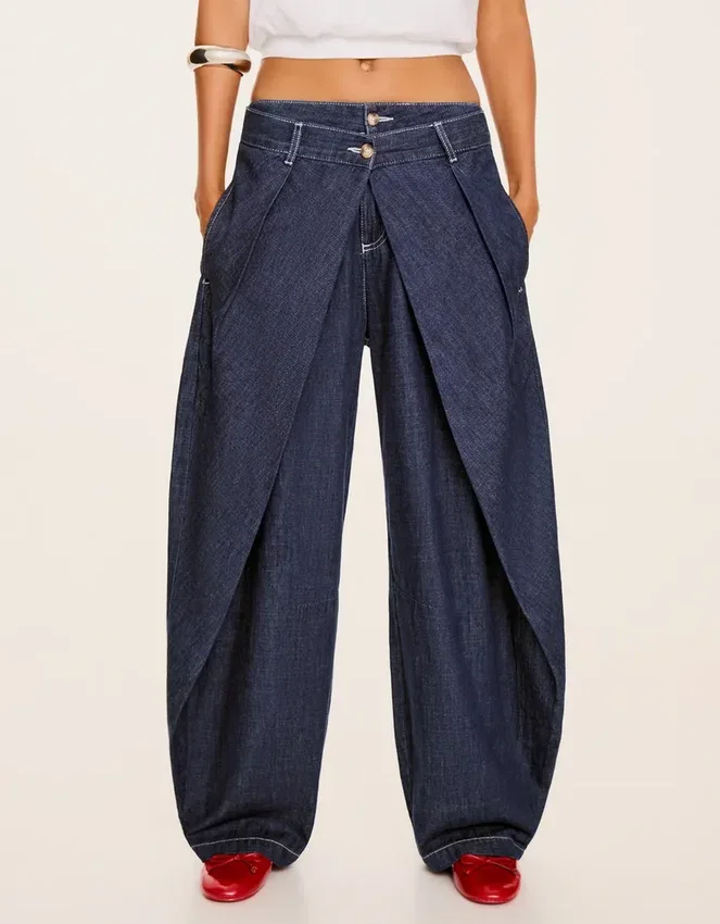 Jeans mit niedriger Leibhöhe und gedrehtem Ballon-Schnitt – Hosen Jeans mit niedriger Leibhöhe und gedrehtem Ballon-Schnitt – Hosen