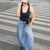 Jeans mit niedriger Leibhöhe, Wide Leg-Bein und Knöpfen vorne