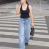 Jeans mit niedriger Leibhöhe, Wide Leg-Bein und Knöpfen vorne