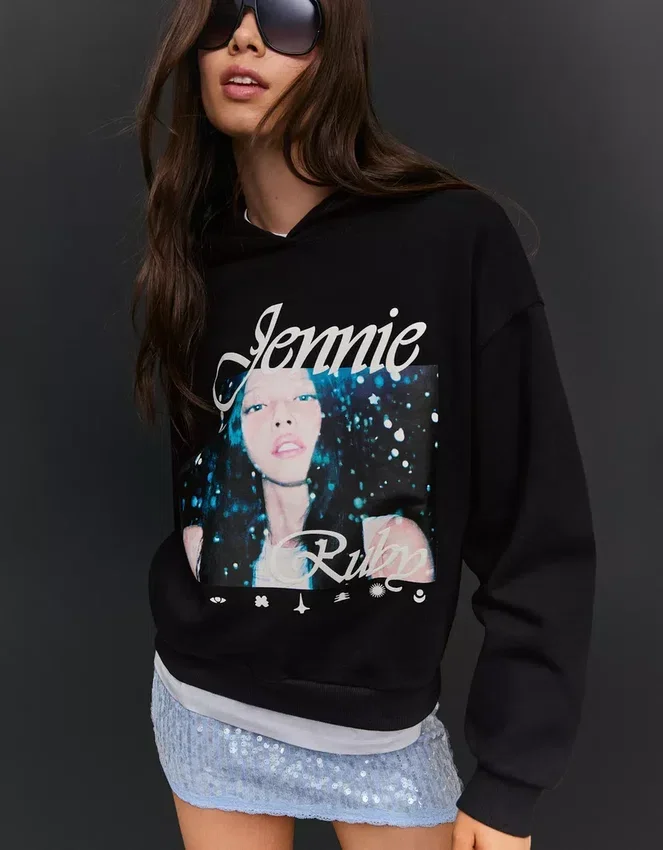Jennie Ruby Print Hoodie – Damen Jennie Ruby Print Hoodie – Damen