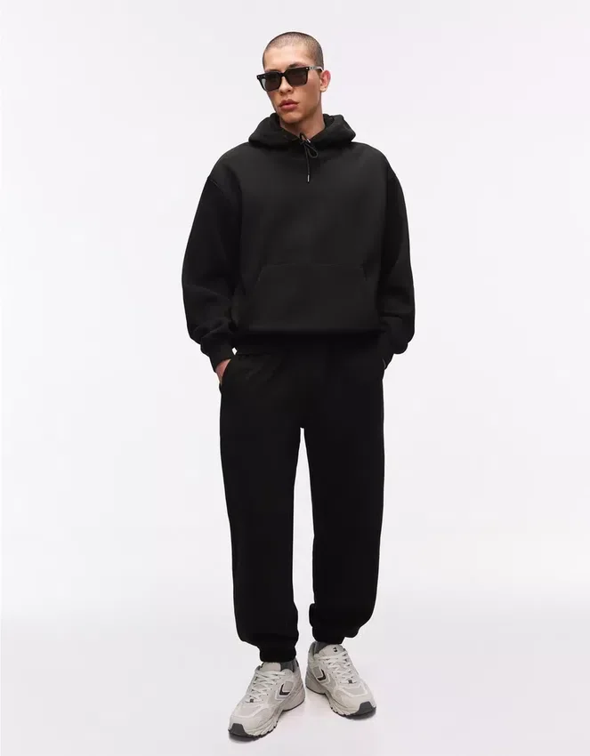 Kapuzen-Sweatshirt – Sweatshirts und Hoodies Kapuzen-Sweatshirt – Sweatshirts und Hoodies