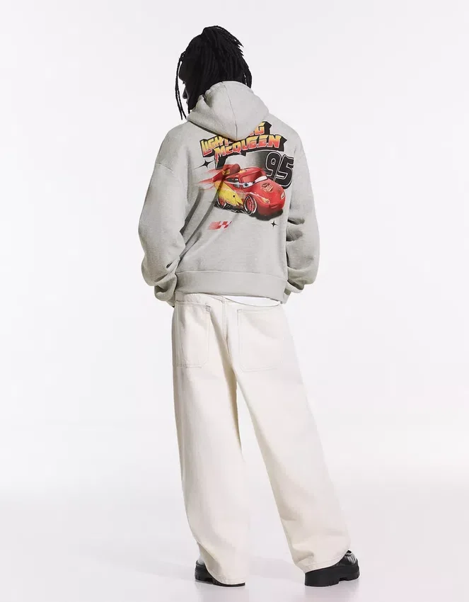Kapuzenpullover mit Auto-Print – Sweatshirts und Hoodies Kapuzenpullover mit Auto-Print – Sweatshirts und Hoodies