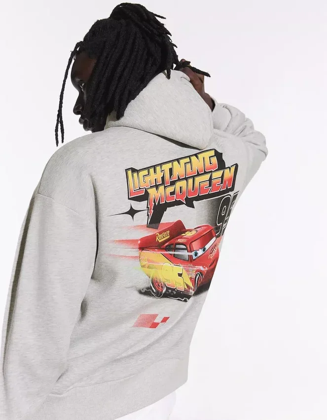 Kapuzenpullover mit Auto-Print – Sweatshirts und Hoodies Kapuzenpullover mit Auto-Print – Sweatshirts und Hoodies
