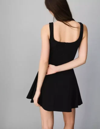 Kleid mit ausgestelltem Rock