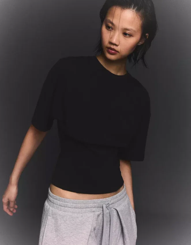Kurzarm-T-Shirt mit Korsett-Taille Kurzarm-T-Shirt mit Korsett-Taille