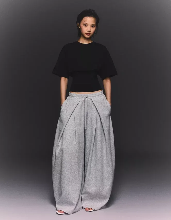 Kurzarm-T-Shirt mit Korsett-Taille Kurzarm-T-Shirt mit Korsett-Taille