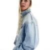 Kurze Denim-Jacke mit Strasssteinen – Jacken und Trenchcoats Kurze Denim-Jacke mit Strasssteinen – Jacken und Trenchcoats
