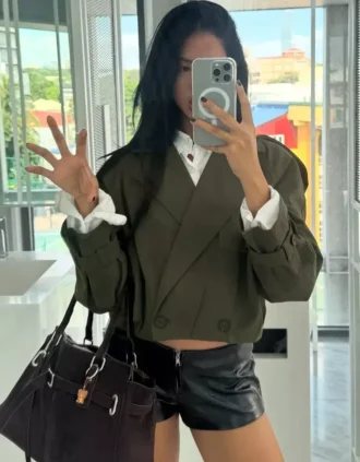 Kurzer Trenchcoat mit Ballon-Effekt
